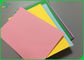 Лист 200gsm 230gsm высокосортной бумаги зеленого цвета пинка желтый покрашенный для нормального печатания