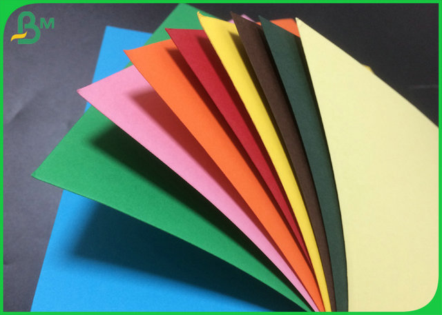 FSC одобрил зеленый розовый покрашенный лист картона 200gr для печатания